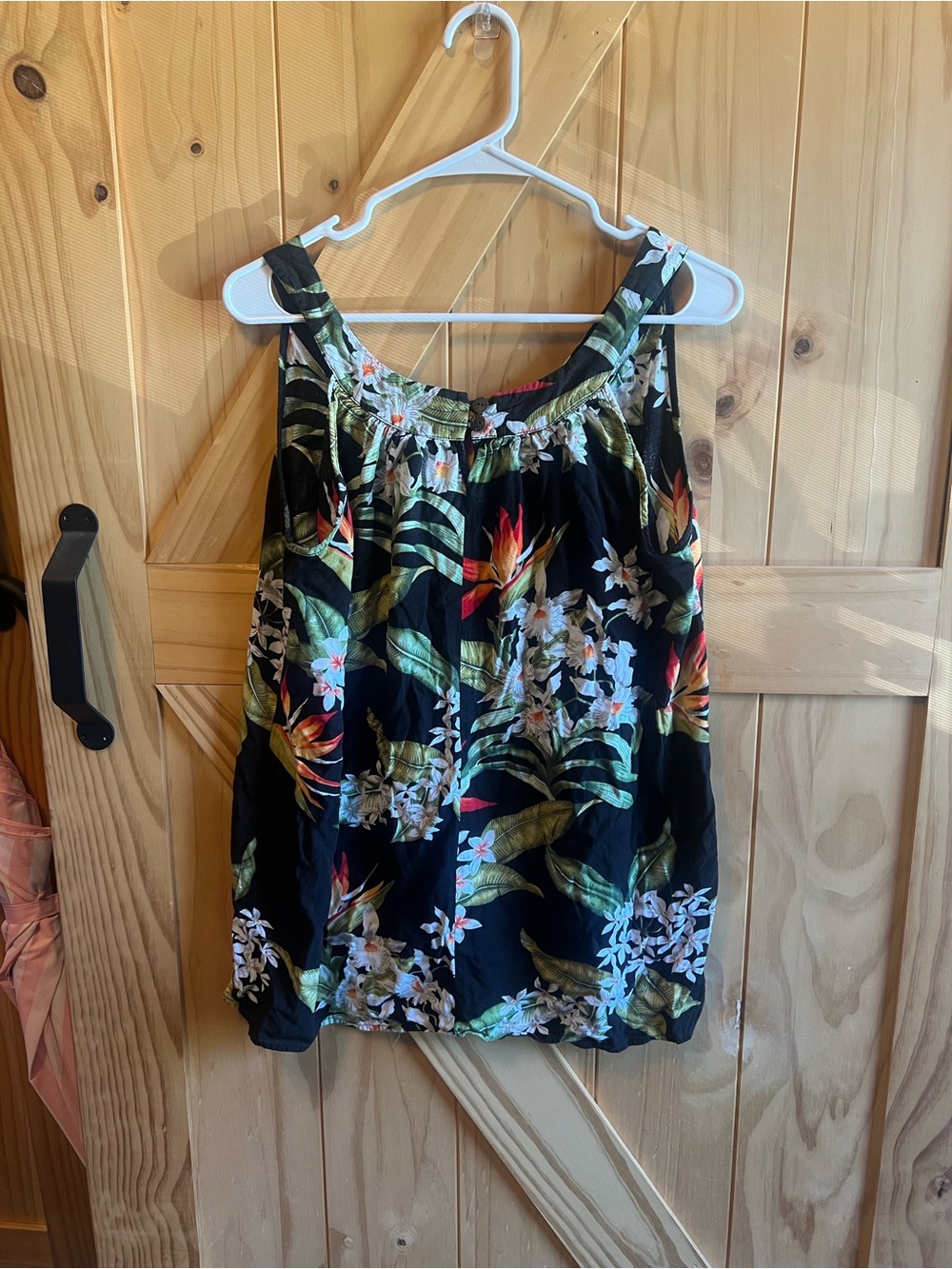 Black Floral Tropical Tank Top Blouse Size L Button Neck Hawaii Island Vacation